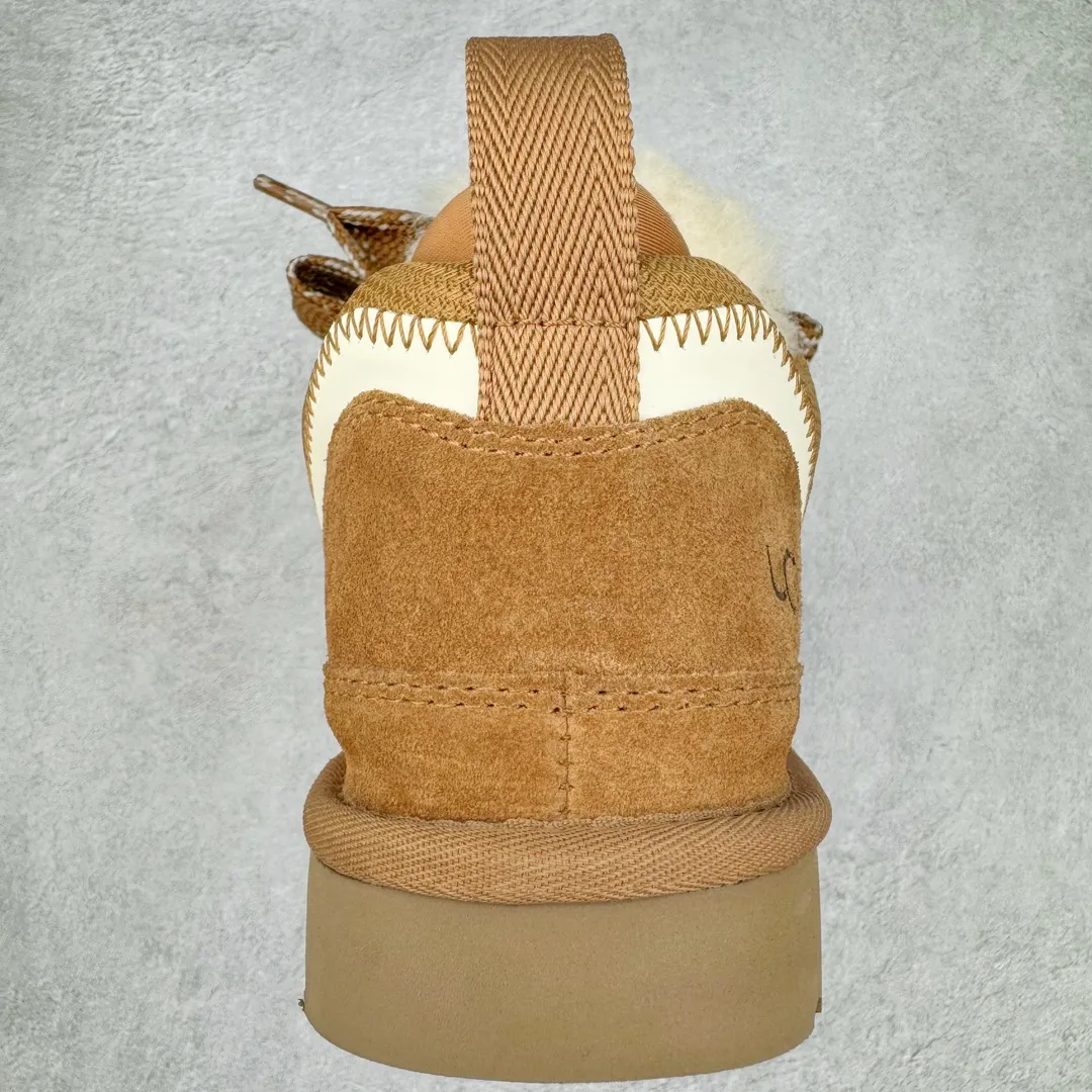 Pick up locally 💰640 UGG 4032 Meyer autumn and winter sheepskin and fur integrated snow boots. All shoes are made from the same factory as ZP. Longfeng A-grade Australian imported sheepskin and fur integrated men's and women's boots. Brand OEM production line. Fully follows the ZP process. OEM original pattern maker. Adhering to the principle of no original shoes and no development selection. Pay attention to every detail. The most authentic version on the market TREADLITE "Light Wing" technology outsole Lightweight/durable/flexible/pile size: 35 36 37 38 39 40 41 42 43 44 45 Coding: by3936030